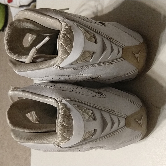 Jordan Shoes - Picture 5 of 6